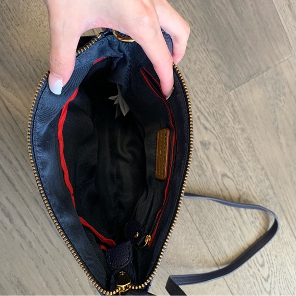 Tommy Hilfiger Cross Body Bag in Navy - Picture 9 of 13
